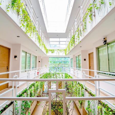 Legreen Suite Pejompongan Jakarta Luaran gambar